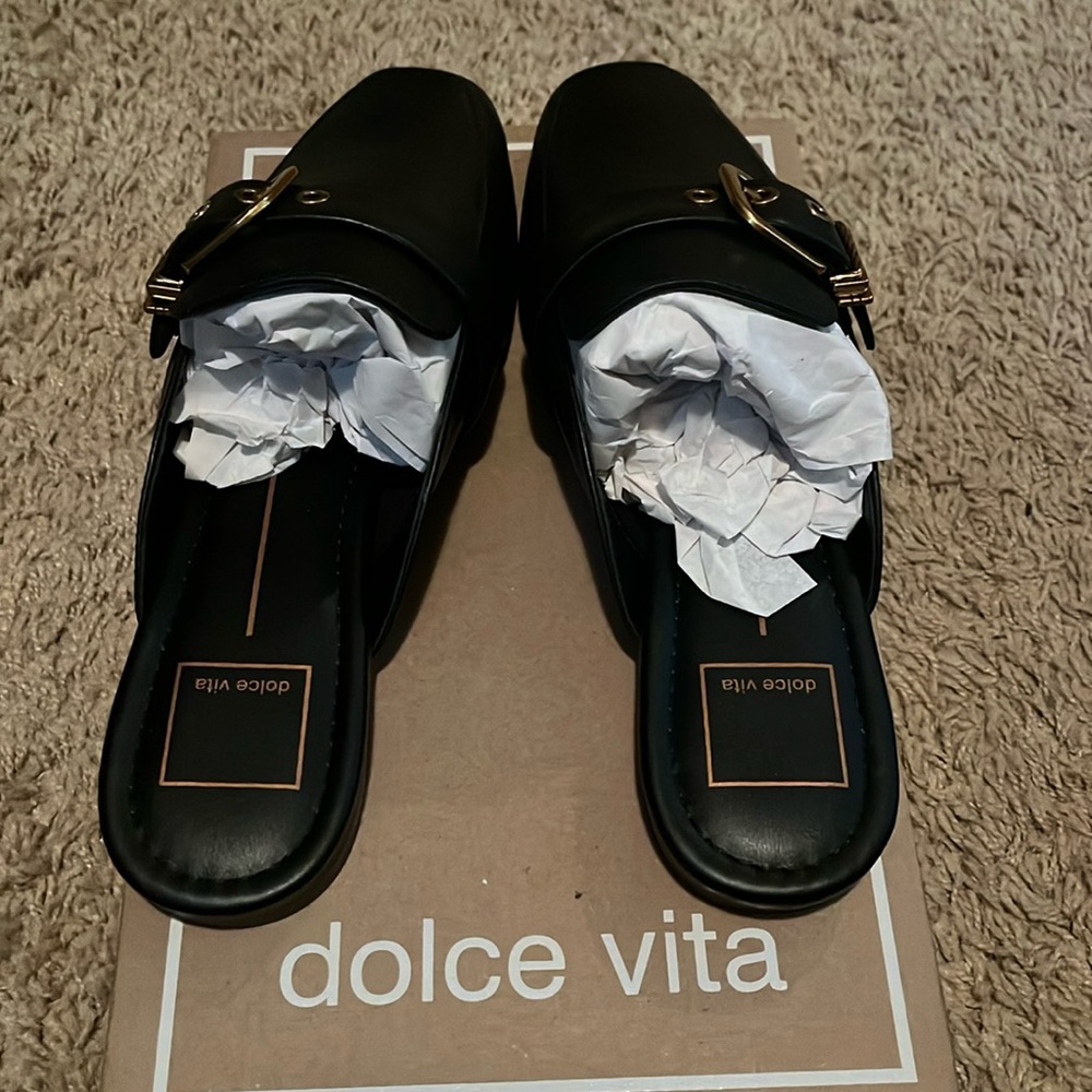 Brand new flats - purchased and did not end up needing!